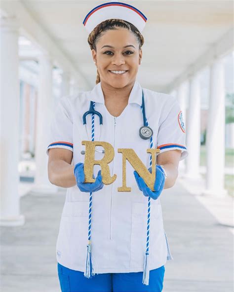Nursingschool Nurse Graduationshoot Nursingphotos Nurselife