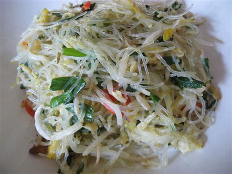 15 minit resipi bihun goreng, makanan yang simple dan sedap, tak memerlukan masa yang lama untuk penyediaan dan memasak. Koleksi 1001 Resepi: suhun stir fry