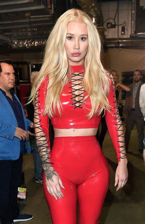 iggy azalea s bum bared in revealing latex outfit photos the courier mail