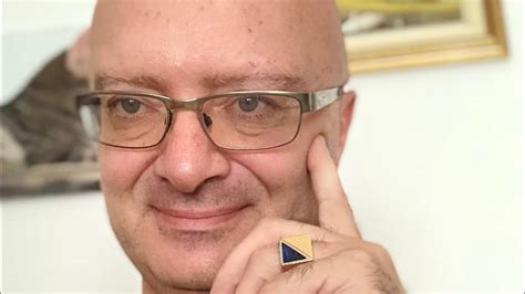 Trattieni informazioni, ma non chiudere mai la porta del tutto. Se hai a che fare con un narcisista devi imparare a ...