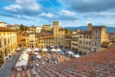 Arezzo è un comune della toscana con 98.259 abitanti. Stadtportrait: Arezzo - Ein Juwel mittelalterlicher ...