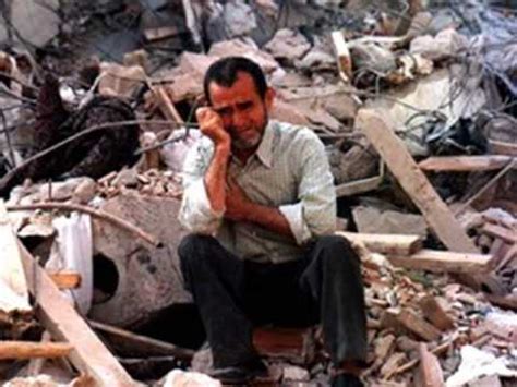 Bingöl'ün deprem şehidine son veda bingöl'de meydana gelen 5.7'lik depremde karlıova ilçesi kaynarpınar köyünde güvenlik kulesinin çökmesi sonucu şehit olan korucu cengiz pullu son yolculuğuna uğurlandı. bingöl depremi anne agıtı - YouTube