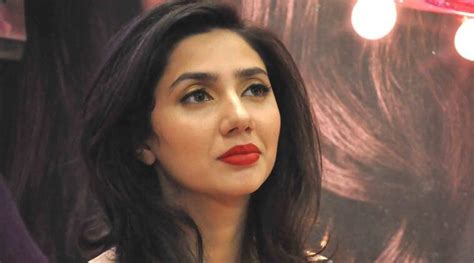Pakistani Actress Mahira Khan Apologises Over Halloween Picture The