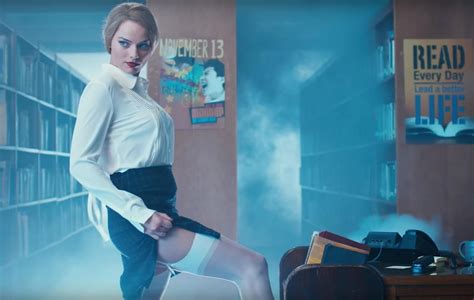 margot robbie stars in ‘sexy librarian snl skit the independent