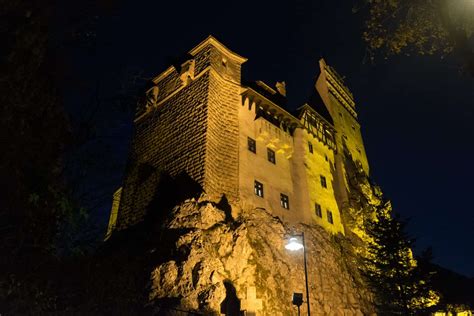 Your Travel Buddy How To Celebrate Halloween In Transylvania Romania The Bran Dracula Castle