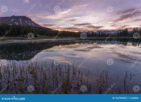 Colorado Mountain Lake Sunrise Reflection Stock Image Image Of Lake