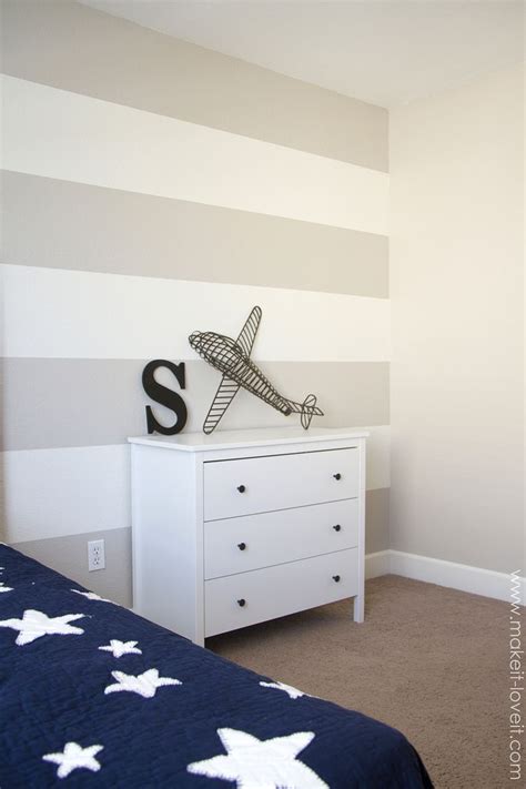 How To Paint Super Straight Horizontal Striped Lines On A Wall