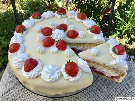 Maybe you would like to learn more about one of these? Erdbeertorte mit Marzipan - Aus meinem Kuchen und ...