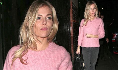 Sienna Miller Leaves Cat On A Hot Tin Roof Performance Daily Mail Online