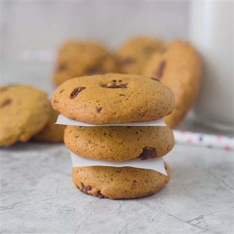 Their chewy chocolate chip cookies with less sugar. Low-Fat Chocolate Chip Cookies - Savvy Naturalista