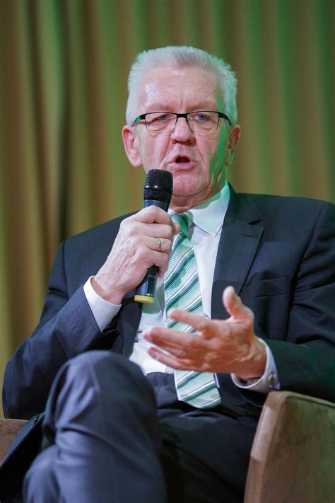 Man könne die frage aufwerfen, warum ein ministerium auf. Winfried Kretschmann Haus : Friedrichshafen: Politische ...