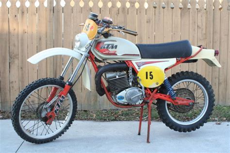 On the topic of chassis as for stopping power, the ktm 250 gs enduro sport braking system includes single disc size at the front and expanding brake size at the back. 1986 KTM 250 GS Enduro Sport - Moto.ZombDrive.COM