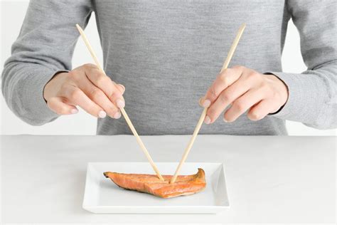 【覚えておきたい箸のマナー】美しい所作で食事を楽しむための箸の基本 kufura（クフラ）小学館公式