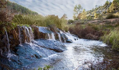 Hotel balneario ubicado en el la reserva natural de las hoces del cabriel, requena. Hoces del Cabriel, naturaleza y actividades