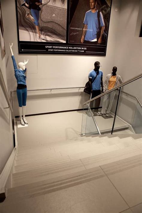 421, 60314 frankfurt am main (ostend) 4,1 km. ADIDAS STORE, Alemania - Fiandre