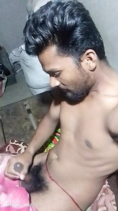 Индийская Desi красивые молодые парни коллажи мастурбируют в приватной