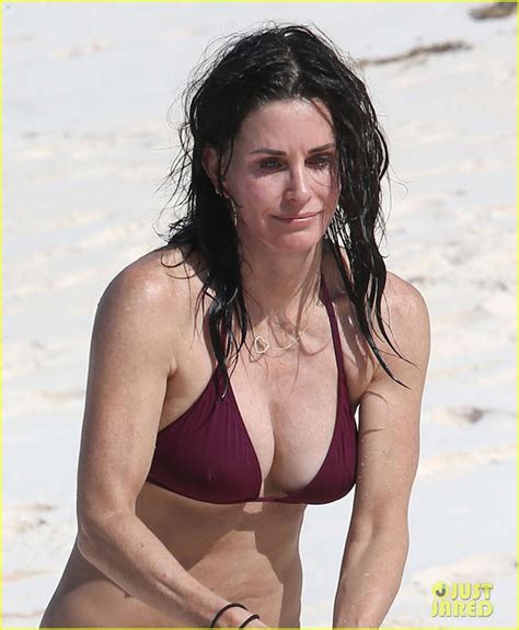 Courteney Cox Flaunts Her Amazing Beach Body At Photo