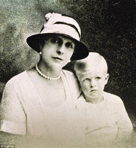 The crown explores prince philip's relationship with his mother, princess alice of battenberg prince philip's mother was born at windsor castle. Tajemnice brytyjskich monarchów: dlaczego teściowa ...