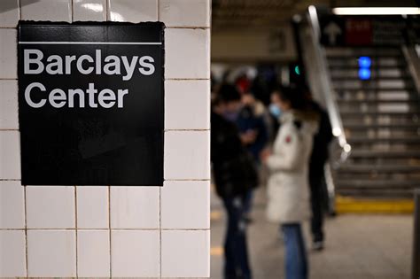 Cops Search For Perv Who Groped Girl 12 On Nyc Subway Platform