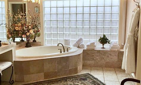 Luxury suite, suite, 1 king, sofa bed, fireplace, whirlpool. Dallas-Fort Worth Hot Tub Suites - Hotels With In-Room Spa ...