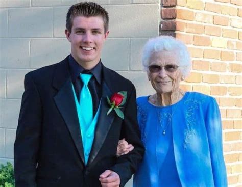 indiana teen takes 93 year old great grandmother to prom