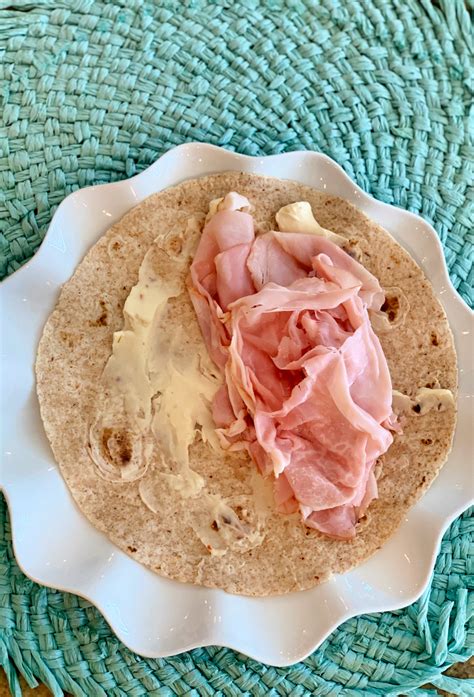 Adding lean protein to your lunch is an easy way to stay satisfied throughout the day. Low Point Weight Watchers Tortilla Recipe Sandwich Wraps ...