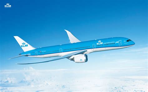 Klm is proud to host the international air transport association's 76th annual general meeting. Wallpapers KLM Dreamliner