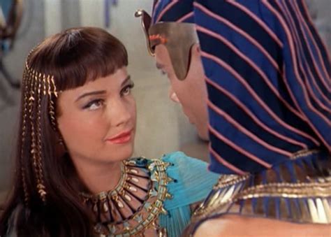Anne baxter was an american actress, star of hollywood films, broadway productions, and television series. scrapbook.: Anne Baxter. Actress. Style Icon. 1923-1985.
