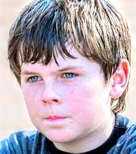 Carl Júnior Grimes Wiki •walkers Br• Amino