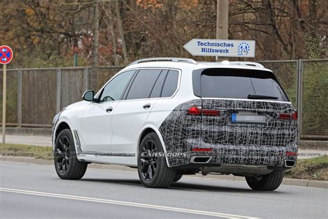 2022 Bmw X7 Facelift Prototype Shows Hints Of Brands New Controversial