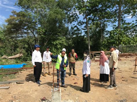 Sekdako Sawahlunto Ambun Kadri Turun Lapangan Tinjau Pekerjaan Proyek Spam Air Minum