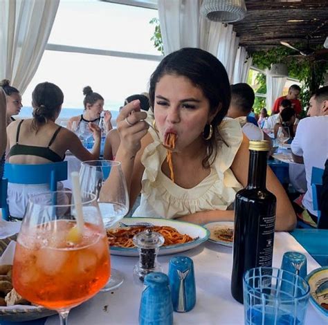 Selena Gomez Eating Youtubers Instagram 2 Same Old Love Selena Gomez