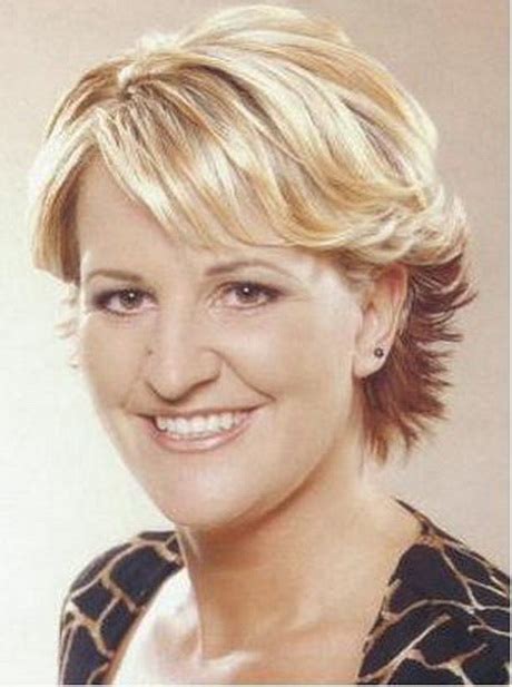 Check spelling or type a new query. Short hairstyles for women in their 30s