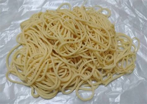 Untuk mie basah, cuci dahulu dengan air panas supaya mienyak menghilang. Resep Mie Basah / Mie Telur Homemade oleh Kartina Neritika - Cookpad