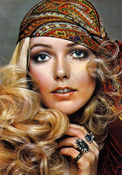 70s Woman Style 70s Hair And Makeup 70s Makeup 1970s Hairstyles