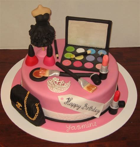 A baking and cake decorating blog. Let Them Eat Cake: Fashion & Make-up