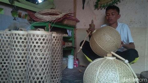 Buat alas anyaman untuk keranjang. Cara Membuat Keranjang Buah Dari Anyaman Bambu : 10 ...