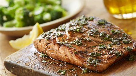 Olive garden salad dressing ingredients. 9 Things Nutritionists Order at Olive Garden