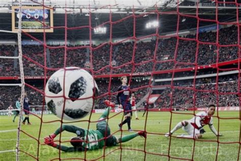 Twente vs ajax betting tips. Onzorgvuldig Ajax wint van FC Twente - AjaxFanzone.NL