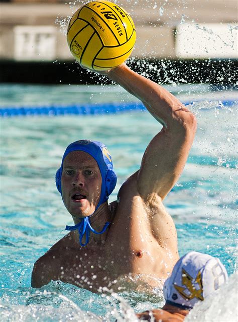 Mens Water Polo Advances To National Championship With 15 6 Win Over
