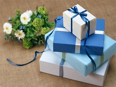 Get unique gift ideas, discover this year's top gifts and choose the best gift for everyone on your list. Great Last Minute Wedding Gifts from Amazon - EventOTB