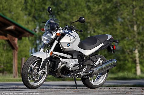 The bmw r 1200 r brings much needed flair to the conservative line of bikes. 2007 BMW R1200R - Bloody Gouts of Torque - OneWheelDrive.Net