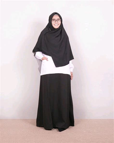 Pengantin hitam putih bagus gaun pengantin hijab warna putih. Kartun Hijab Hitam Putih - Jilbab Gucci
