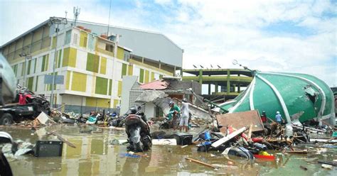 Indonesia Earthquake Death Toll Tops 800
