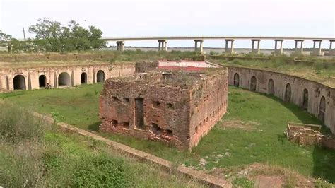 Historic Forts In Nola Crumbling Falling Apart Btwn News