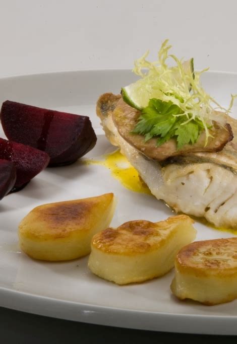 Foie Gras Przepis Kwestia Smaku - Filet z sandacza z foie gras w sosie marchewkowo-waniliowym - Robert Sowa