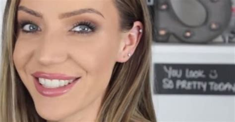 Australian Beauty Vlogger Stephanie Lange Cuts Off Her Hair To Stick On Her Eyebrows Huffpost