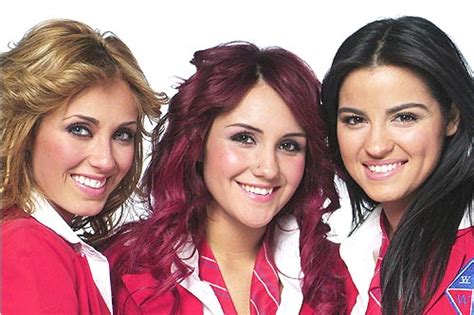 Não há duvidas de que de que esse relacionamento é marcado por brigas e desentendimentos, diego tem problemas com bebidas e a adolescente não suporta isso. Por Siempre Rebelde: Y soy Rebelde ♫ Fotos