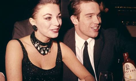 Photos Of Warren Beatty And Joan Collins During Their Dating Days Vintage News Daily
