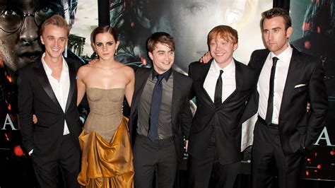 Emma Watson Reveals ‘harry Potter’ Cast Has Secret Group Chat Teen Vogue
